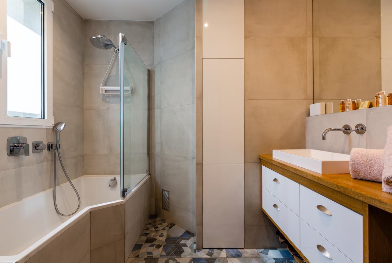 Veeve - Retro Chic In Petit Montrouge
